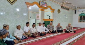 Wakapolres Pesisir Barat Bersama PJU Dan Polsek Jajaran Melaksanakan Safari Subuh