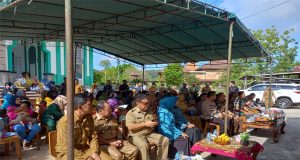 Penyaluran Paket Bantuan Makanan Tambahan Balita Stunting Polsek Singkawang Polres Singkawang