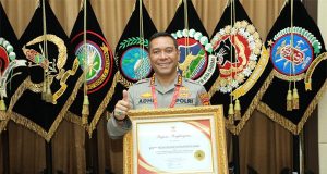 Polresta Pontianak Terima Penghargaan Dari Pemerintah Kategori Pelayanan Prima