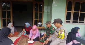Guna Ciptakan Generasi Berkualitas Babinsa 03/Batealit Bersama Bhabinkamtibmas Dampingi Kegiatan Posyandu Balita