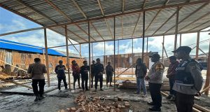 Patroli Jalan Kaki Polsek Kamuu Lakukan Jumat Curhat