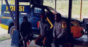 Lakukan Jumat Curhat Kapolsek Mapia Menerima Curhatan Hati Masyarakat