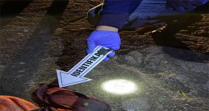 Polisi Selidiki Misteri Penemuan Mayat Wanita Muda Bersimbah Darah di Bawah Jembatan Sungai Asam Kubu Raya