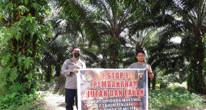 Antisipasi Karhutla, Bhabinkamtibmas Polsek Sandai Lakukan Himbauan Kepada Warga