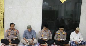 Personil Polda Sulteng berharap lailatul maghfirah di masjid Ar Rahman