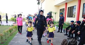 Siswa-Siswi TK Kunjungi Mako Satbrimob Polda Kalbar
