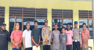 Patroli Sambang Sekaligus Lakukan Jumat Curhat