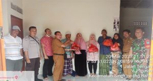 Pembagian Paket Bantuan Bahan Makanan Tambahan Bagi Balita Stunting di Wilayah Kel. Pasiran Polsek Singkawang Barat Polres Singkawang
