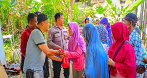Menyambut Ramadhan, Polsek Sungai Raya Gandeng MPS Bagikan 80 Ekor Ayam Potong Gratis