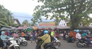 Jelang Buka Puasa Personil Polsek Pontianak Kota Lakukan Pengamanan Pasar Juadah