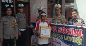 Giat Berkah Ramadhan,Sat Lantas Polres Langkat Berikan Bantuan Sosial