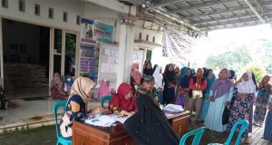 Babinsa Koramil 08/Keling, Pendampingan Penyaluran Bansos Non Tunai