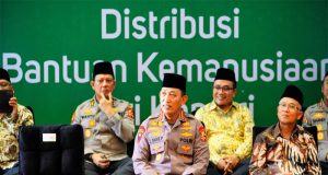 Kerjasama Bareng PP Persis, Kapolri Salurkan 30 Ribu Sembako ke Warga yang Membutuhkan