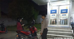 Personil Polsek Singkawang Tengah Polres Singkawang Lakukan Patroli Malam Hari