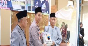 Bulan Penuh Berkah, Polres Jepara Berikan Bansos Ke Ponpes Darul Qur’an di Desa Suwawal