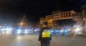 Brimob Kalbar Bantu Kewilayahan Dari Kemacetan Arus Lebaran