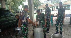 Bulan Penuh Berkah, Kodim 0719/Jepara Bagikan Ratusan Bungkus Makanan