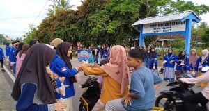 Berbagi Takjil Bulan Ramadhan Anak Anak Siswa Siswi Rohis Dan OSIS