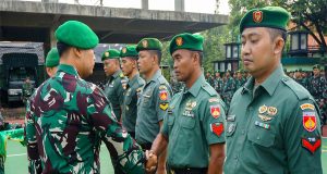 Kodim 0719/Jepara Rutin Gelar Upacara Bendera dan Kenaikkan Pangkat 17 Prajurit Bintara dan Tamtama