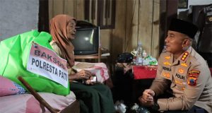 Bulan Ramadhan, Kapolresta Pati Bagikan Ratusan Paket Sembako