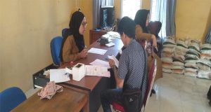 Menjelang Hari Raya Idul Fitri Warga Desa Khepong Jaya Mendapat Bantuan Pangan Dari Pemerintah