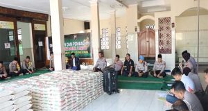 Polres Jepara Salurkan Zakat Fitrah Kepada Warga Masyarakat Melalui MUI Jepara