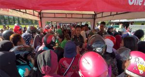 Antusias masyarakat Menyambut Bazar Murah Kodim 1705 Nabire