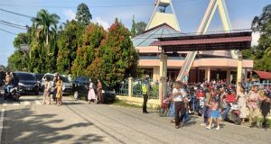 Polres Sekadau dan Jajaran Polsek Memberikan Pengamanan Misa Kenaikan Isa Al Masih