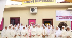 Doa Dan Zikir Bersama Bhayangkari Cabang Pesisir Barat Bersama Anak Anak Panti Asuhan