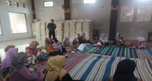 Babinsa Koramil 03/Batealit, Pendampingan Kelas Ibu Hamil di Balai Desa Batrung