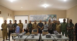 Panitia Pemilihan Kepala Desa Kabupaten Belitung Timur, Distribusikan Logistik Pilkades