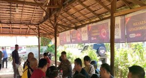 Jum’at Curhat Bersama Dengan Warga Tentang Tata Cara Perpanjang Polsek Singkawang Barat Polres Singkawang