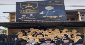 Wina Maya Pimpin Emak – Emak Ummat Kota Medan Hadir di KPU