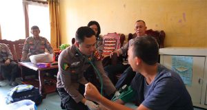Home Visit Polres Sintang, Wujud Perhatian Kesatuan Terhadap Personel Yang Alami Sakit