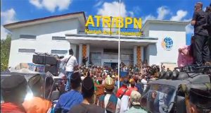 Ratusan Masyarakat Pesawaran Segel Kantor BPN Kabupaten Pesawaran