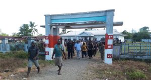 Sejumlah Tokoh Adat dan Pemerintah serta Aparat TNI – POLRI Masih Terus Berupa Mendaimaikan Kedua Suku Yang Bertikai di Nabire