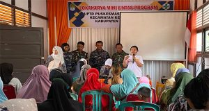 Momen Hari Bidan Indonesia dan Hari Bhakti Dokter Indonesia, Nakes TNI AL Ketapang Laksanakan Pengobatan Gratis dan Sosialisasi Pencegahan Stunting