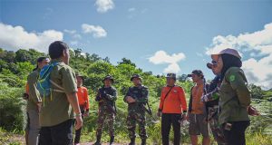 Satgas Pamtas RI-Malaysia Yonarmed 5/Pancagiri Patroli bersama Dinas Kehutanan Kalimantan Timur di Wilayah Perbatasan