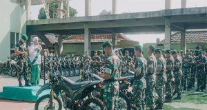 Tradisi Penerimaan Warga Baru dan Penyerahan Motor Dinas Diserahkan Secara Simbolis Oleh Dandim 0719/Jepara