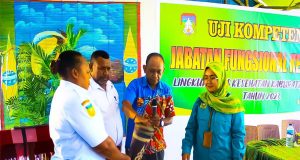 Pj. Sekda Waropen Buka Secara Resmi Uji Kompetensi Jabatan Fungsional Kesehatan Lingkup Dinkes Waropen