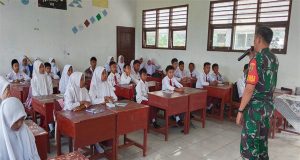 Tanamkan Karakter Kepada Generasi Muda Sejak Dini Anggota Koramil 422-06/Sumber Jaya Maksimalkan Program Babinsa Masuk Sekolah