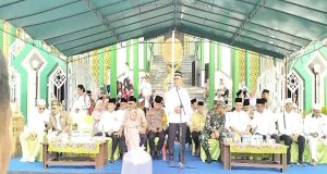 Di Halaman Masjid Raya Singkawang, Pj Walikota Singkawang Melepas Secara Langsung Peserta Pawai Takruf 1 Muharam 1445 Hijriyah
