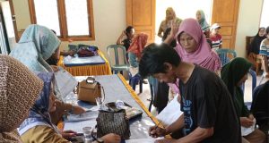 Pemerintah Pekon Lintik Kecamatan Krui Selatan Bagikan Dana Bantuan BLT DD Extrim Tahap II Tahun 2023