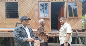 Robert Rouw Wakil Ketua Komisi V DPR RI Berkunjung Ke Yapen Papua