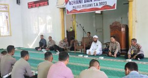 Meningkatkan Rohani dan mental polres melawi memberikan Bimbingan Rohani kepada Anggota