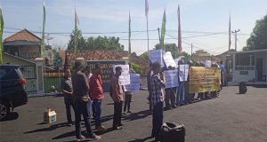 LSM Bidik Gelar Aksi Di Ke Jari Oku Tekait PPDB SMP Negeri 1 BA