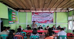 Bhabinkamtibmas Polsek Air Besar Singgung Masalah Karhutla Pada Musdes Engkangin