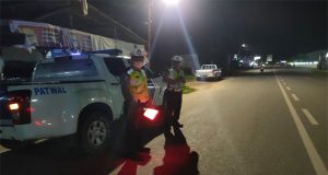 Antisipasi Kecelakaan Lalu Lintas dan Balap Liar Sat Lantas Polres Laksanakan Patroi Malam