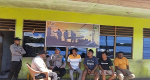 Lebih Dekat Dengan Warga Masyarakat Terkait Kamtibmas Polsek Mapia Lakukan Jumat Curhat