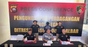 Polda Kalbar Sita Ribuan Botol Miras Yang Akan Dikirim ke Jakarta